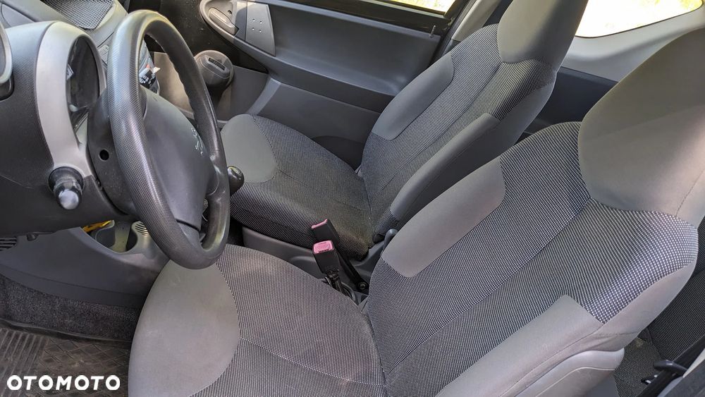 Peugeot 107 1.0 Happy - 10