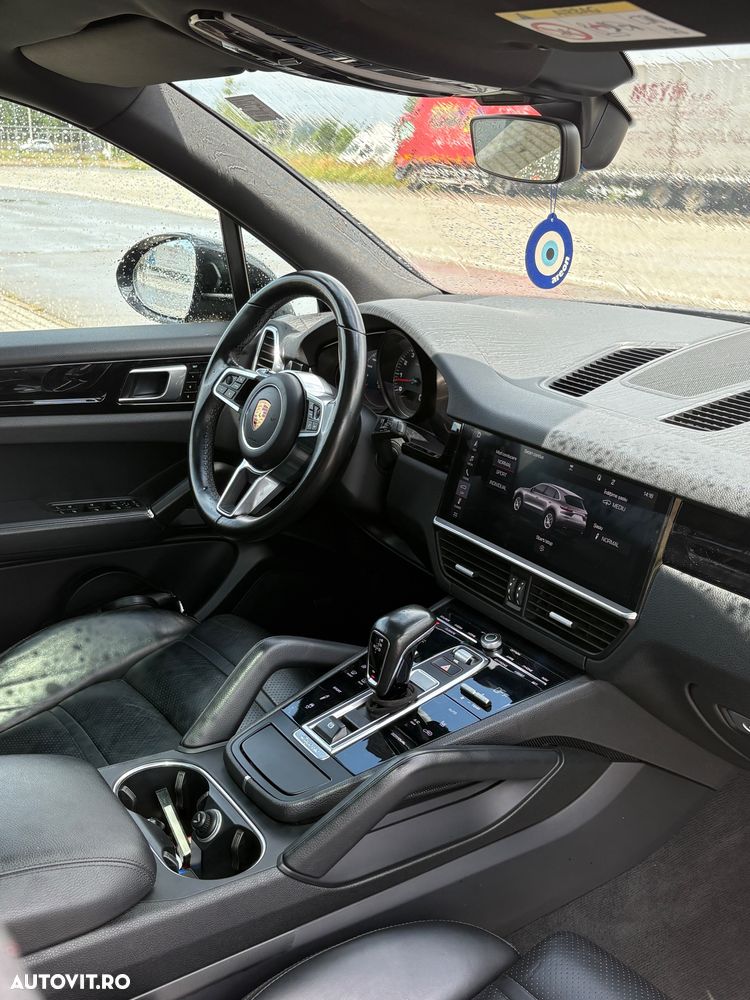 Porsche Cayenne - 18