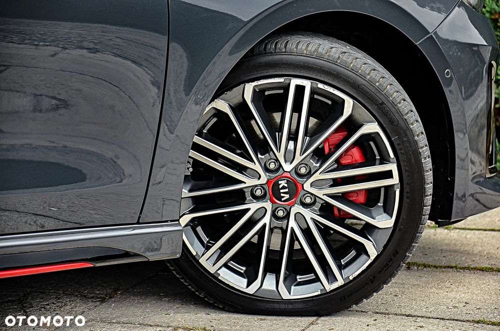 Kia Ceed 1.6 T-GDI DCT7 OPF GT - 17