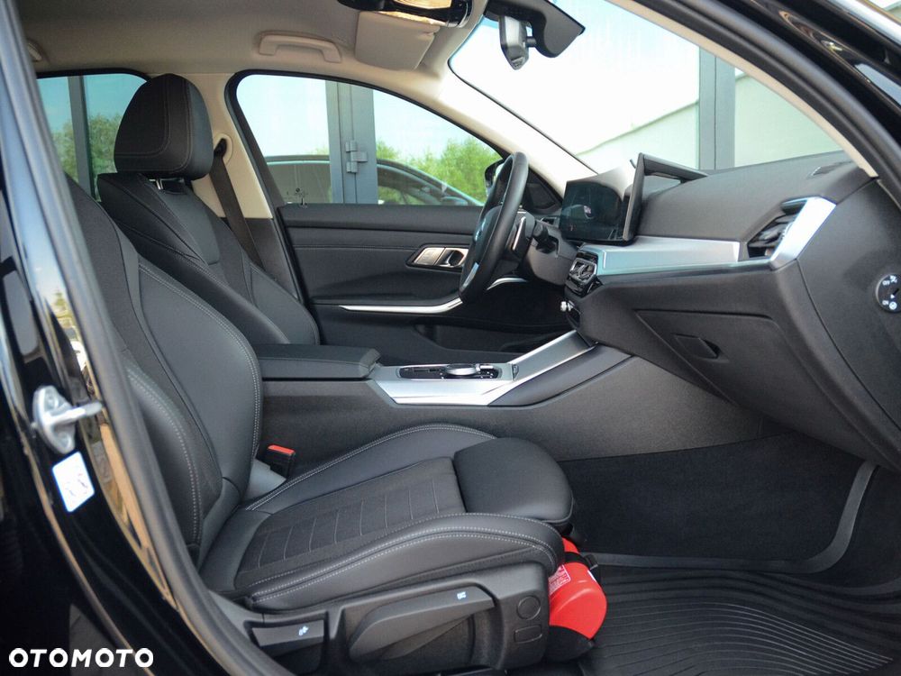BMW Seria 3 318i - 30