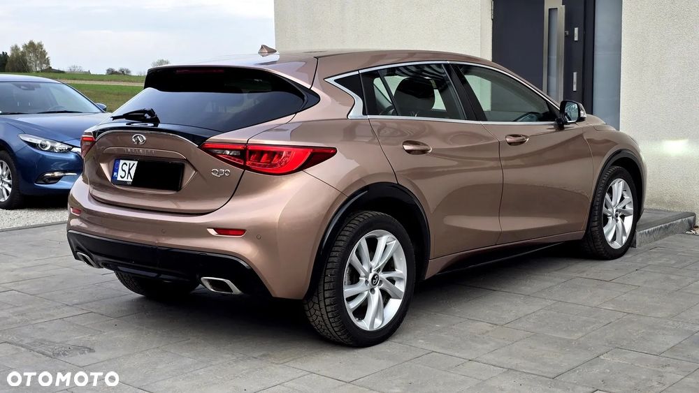 Infiniti Q30 1.6t Business Executive - 16