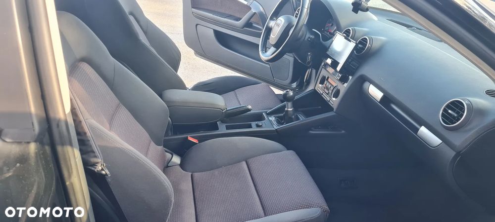 Audi A3 3-drzwiowe 1.6 Ambition - 18