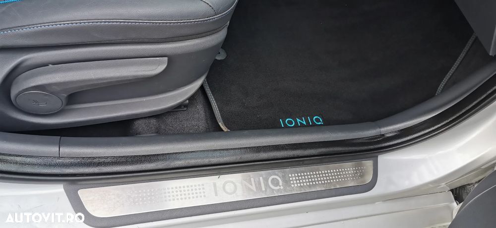Hyundai IONIQ 1.6 GDI Premium - 36