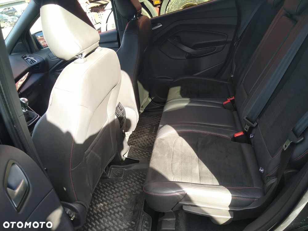 Ford Kuga 1.5 EcoBoost 2x4 ST-Line - 10