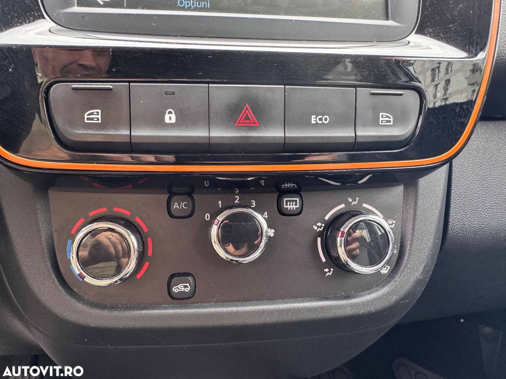 Dacia Spring Essential - 25