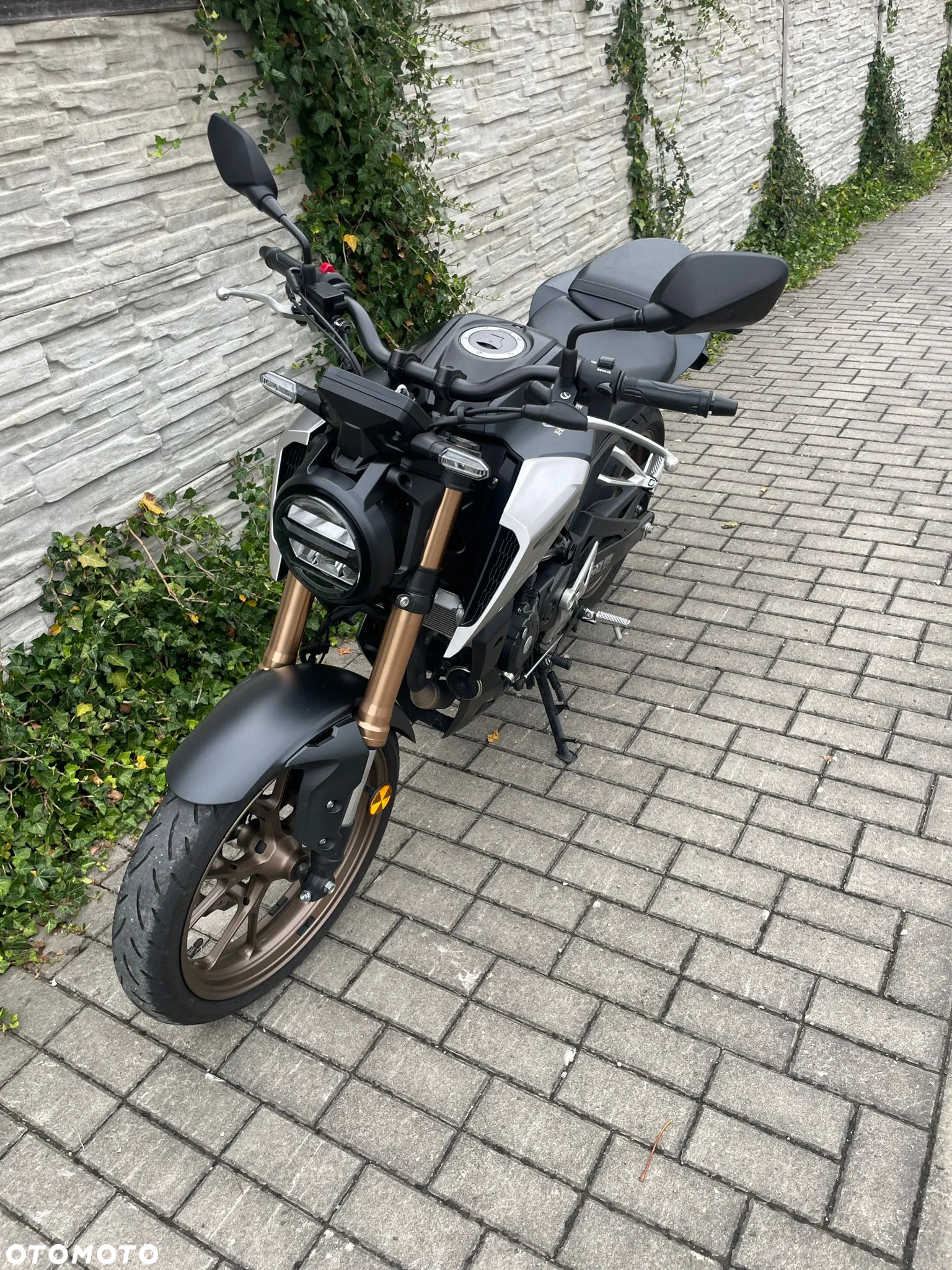 Honda CB - 2