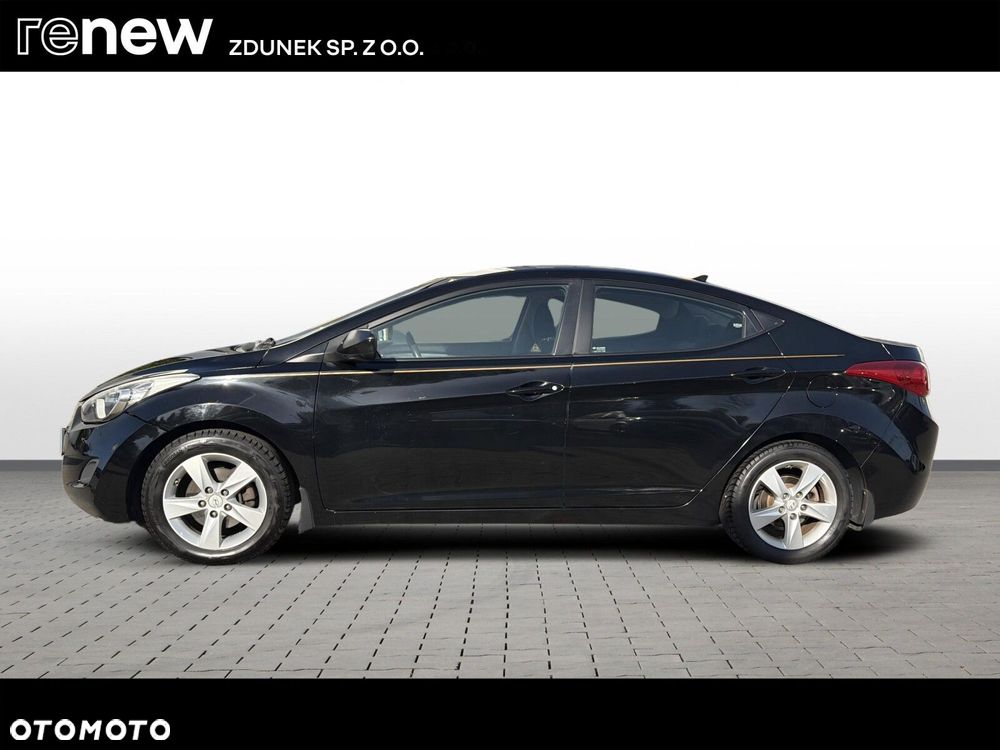 Hyundai Elantra - 2