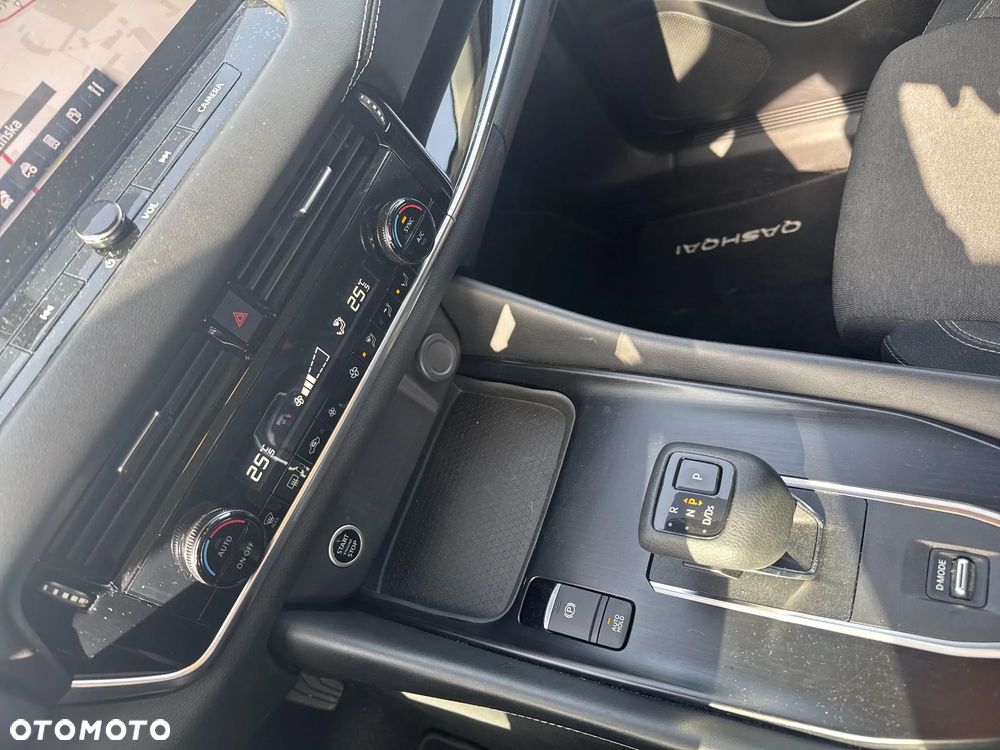 Nissan Qashqai 1.3 DIG-T MHEV N-Connecta Xtronic - 17