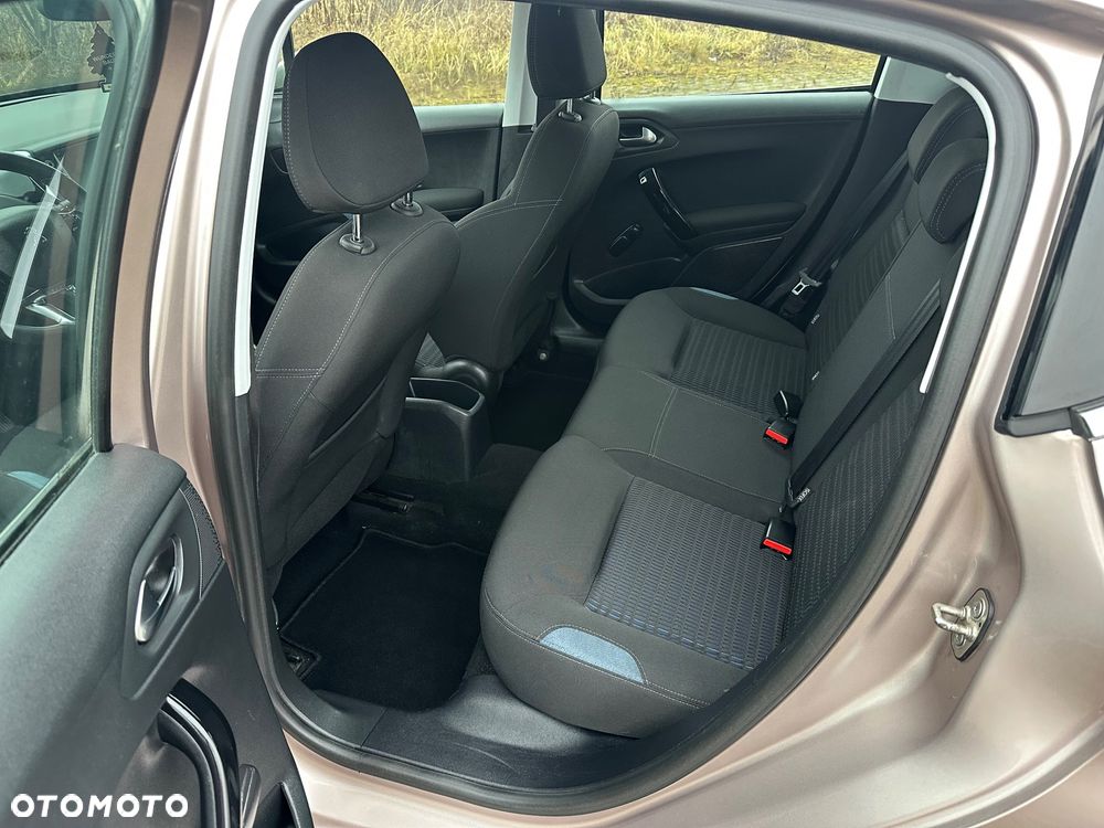 Peugeot 208 1.6 VTi Allure - 19