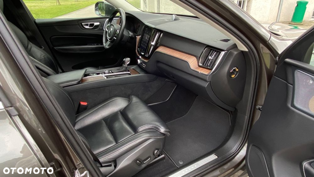 Volvo XC 60 D5 AWD Inscription - 5