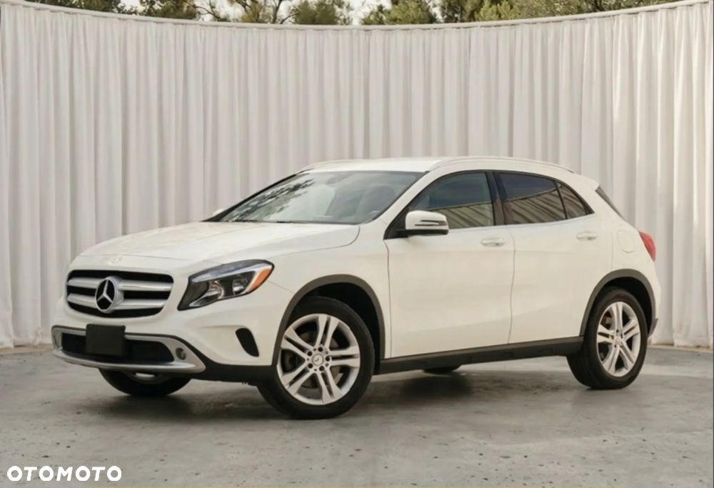 Mercedes-Benz GLA 250 4Matic 7G-DCT Urban - 1