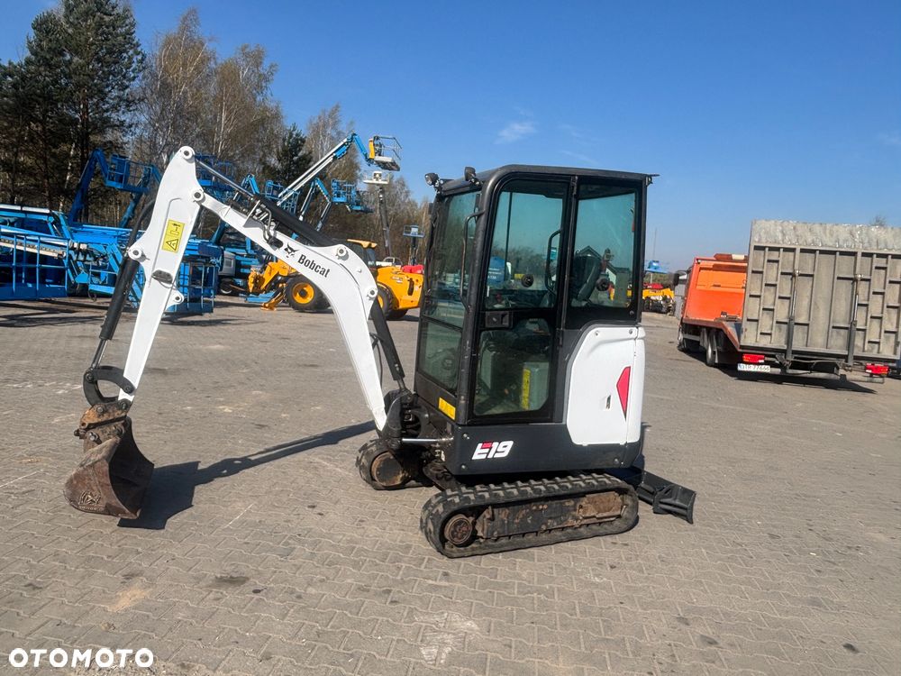 Bobcat E19 - 1