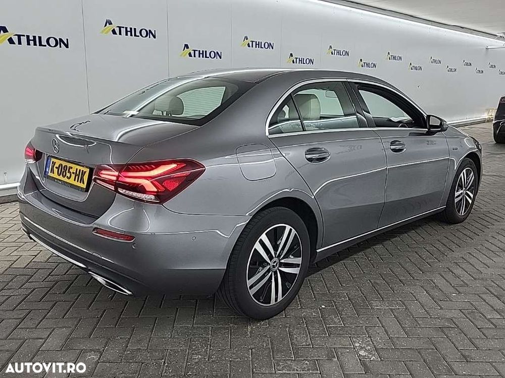 Mercedes-Benz A 250 e 8G-DCT Style - 4