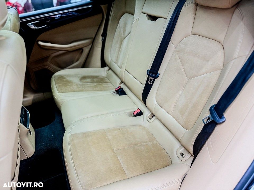 Porsche Macan - 26