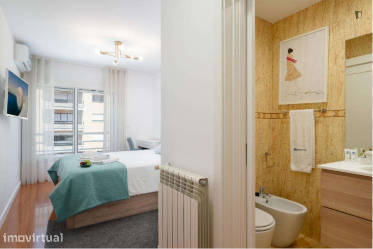 Apartamento com 2 quartos - localizado em Matosinhos Porto - Grande imagem: 2/31