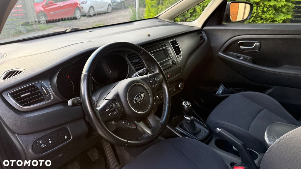 Kia Carens 1.6 GDI Dream Team Edition - 20