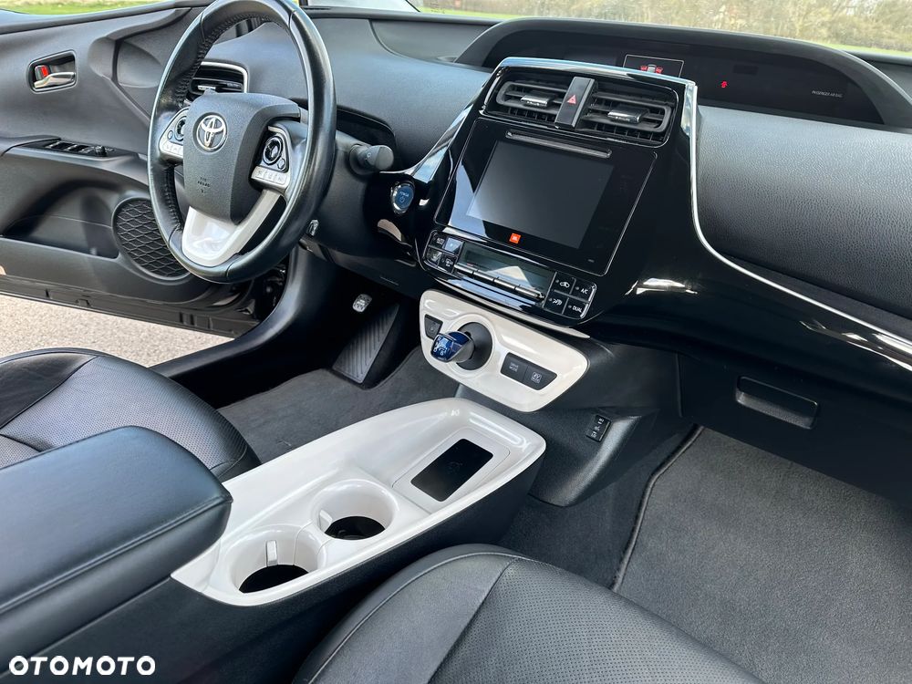 Toyota Prius 1.8 Hybrid Prestige - 16