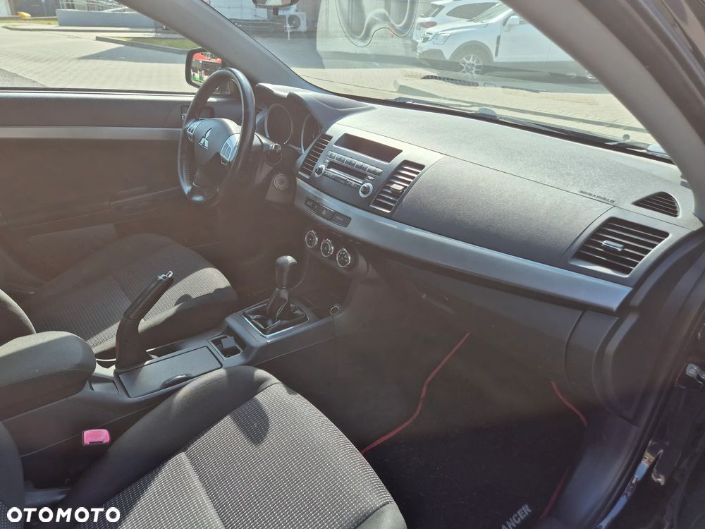Mitsubishi Lancer - 11