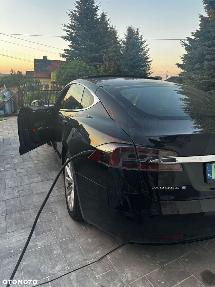 Tesla Model S 75 D - 14