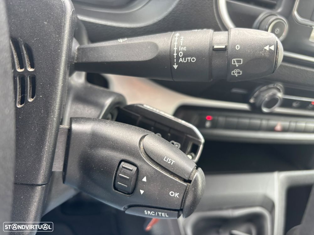 Peugeot Expert 1.5 BlueHDi L2H1 Semi-Vidrado - 32