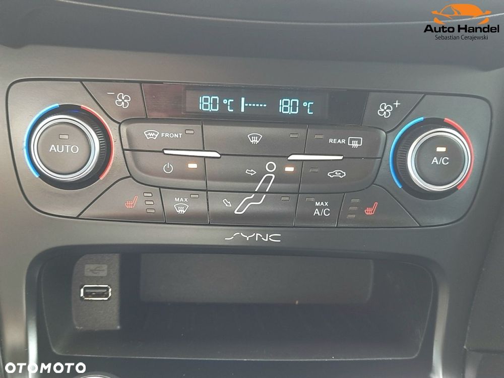 Ford Focus 1.5 EcoBoost STart-Stopp-System TITANIUM - 36
