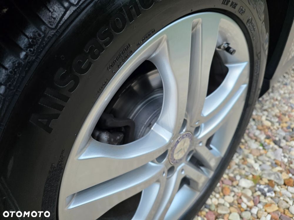 Mercedes-Benz GLA 200 (CDI) d 4Matic 7G-DCT AMG Line - 17