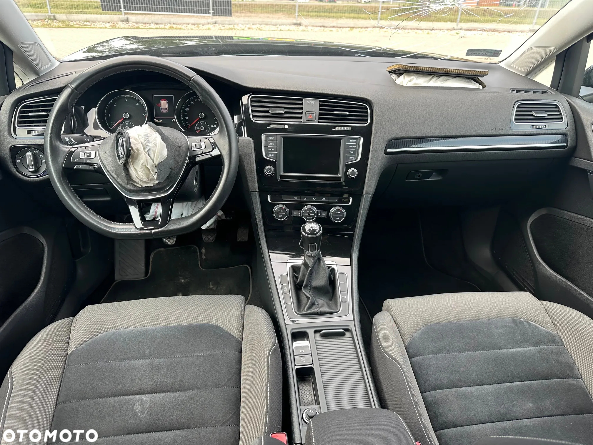 Volkswagen Golf - 12