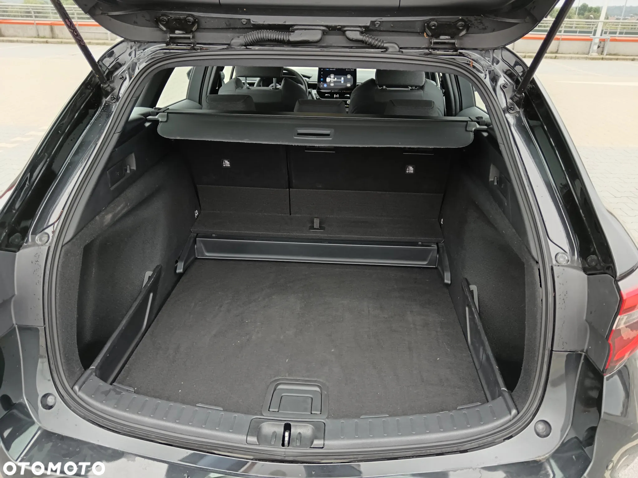 Toyota Corolla 1.8 Hybrid Comfort - 9