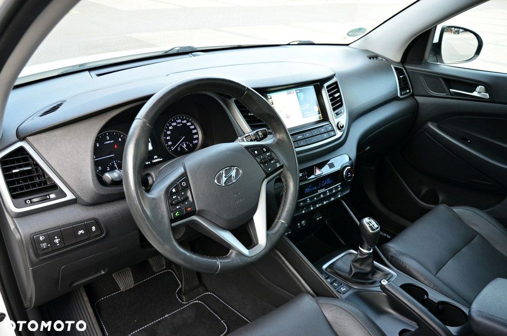 Hyundai Tucson 2.0 CRDI 4WD Premium - 29