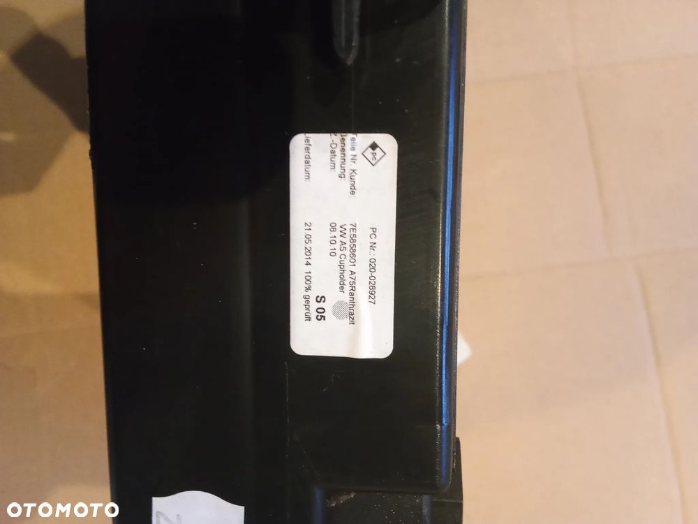 VW T6 uchwyt na kubki z gniazdem 7E5858601 A - 4