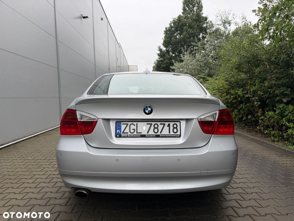 BMW Seria 3 320i - 7