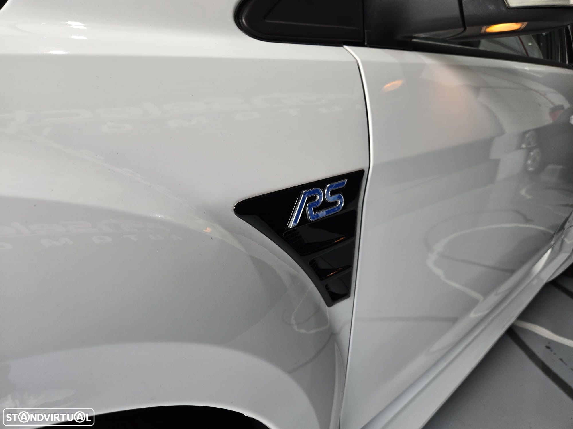 Ford Focus 2.5 T RS - 23