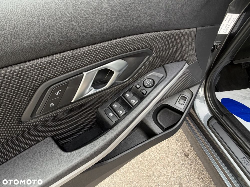 BMW Seria 3 318i Advantage - 29