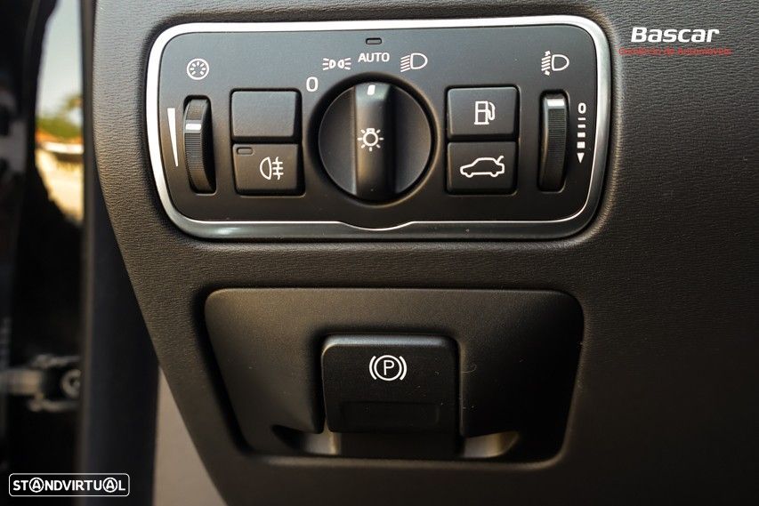 Volvo XC 70 D4 Geartronic Black Line - 54