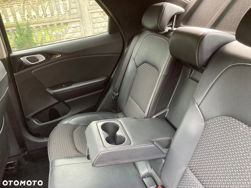 Kia XCeed 1.5 T-GDI Business Line DCT - 25