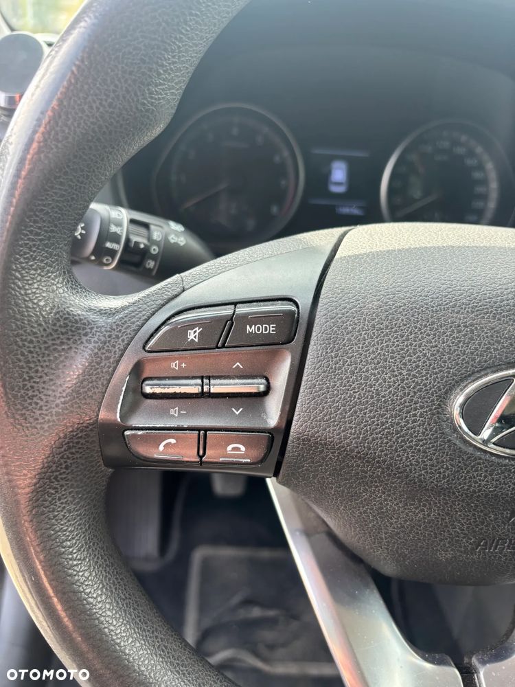 Hyundai i30 1.5 DPI Classic + - 23