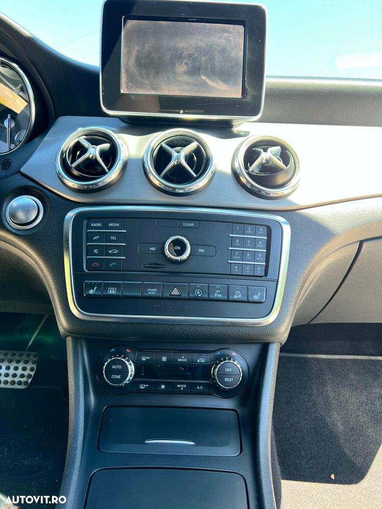 Mercedes-Benz GLA 200 d 4MATIC Aut. - 11