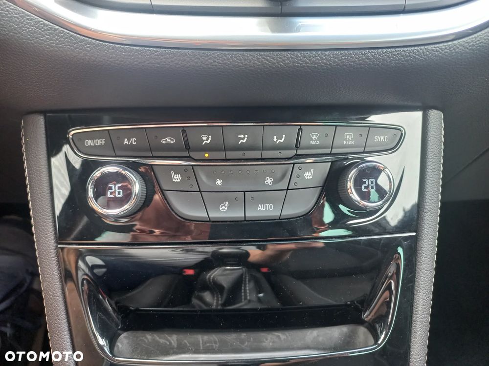 Opel Astra 1.4 Turbo Innovation - 17