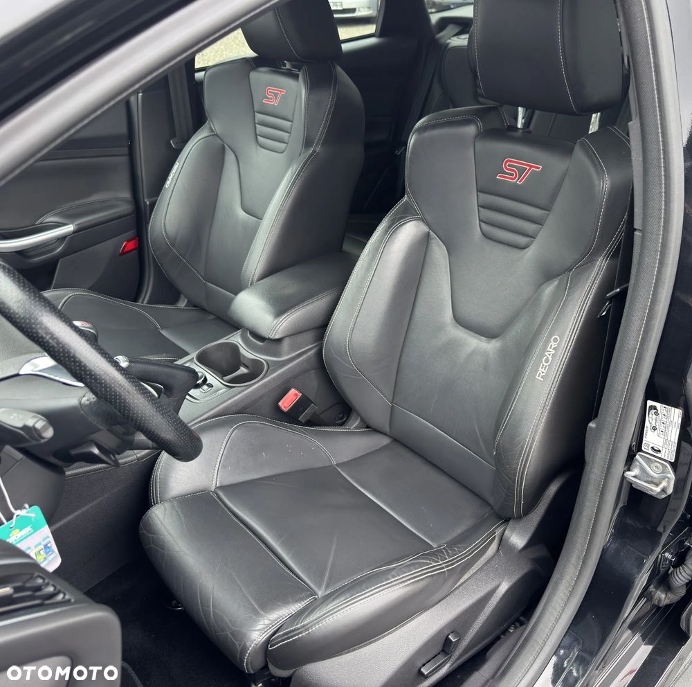Ford Focus SW 2.0 EcoBoost ST Leather Sport Pack - 17