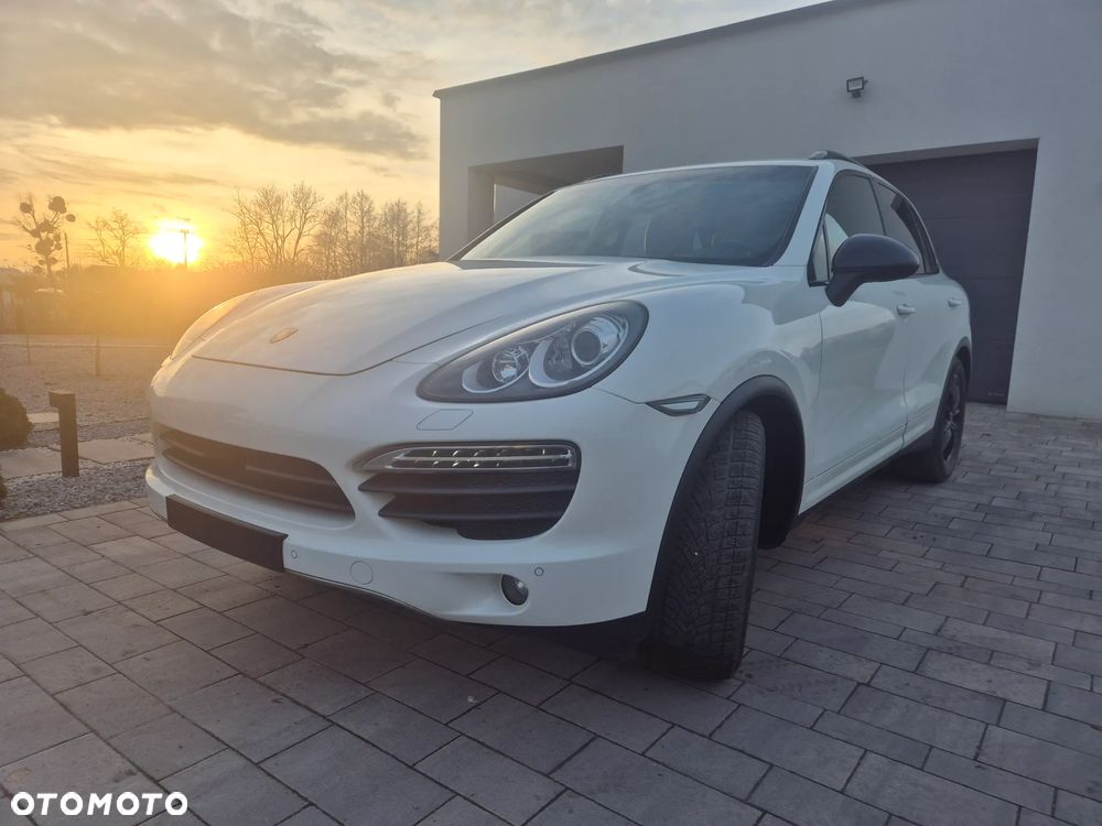 Porsche Cayenne - 1
