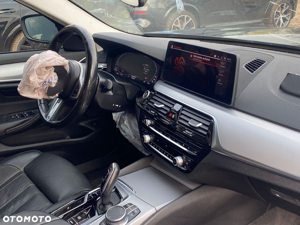 BMW Seria 5 530i Luxury Line sport - 15