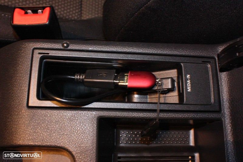 VW Golf 2.0 TDi Confortline - 42