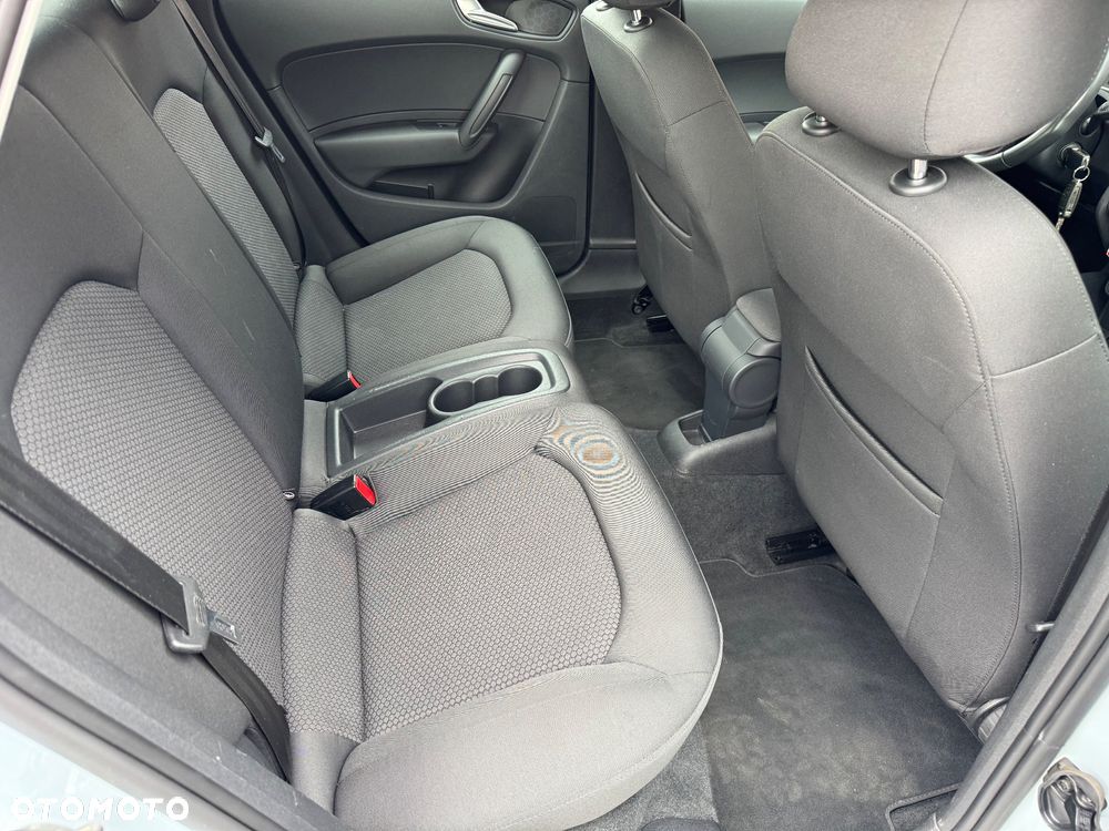 Audi A1 Sportback 1.6 TDI S line edition - 9