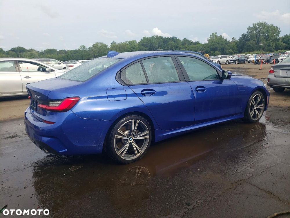 BMW Seria 3 330i xDrive M Sport - 4