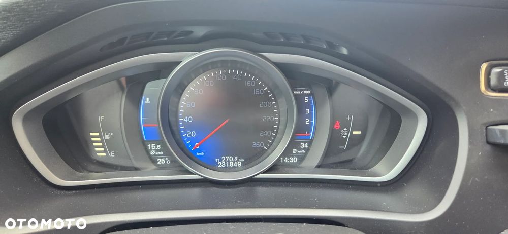 Volvo V40 D2 RDesign - 14