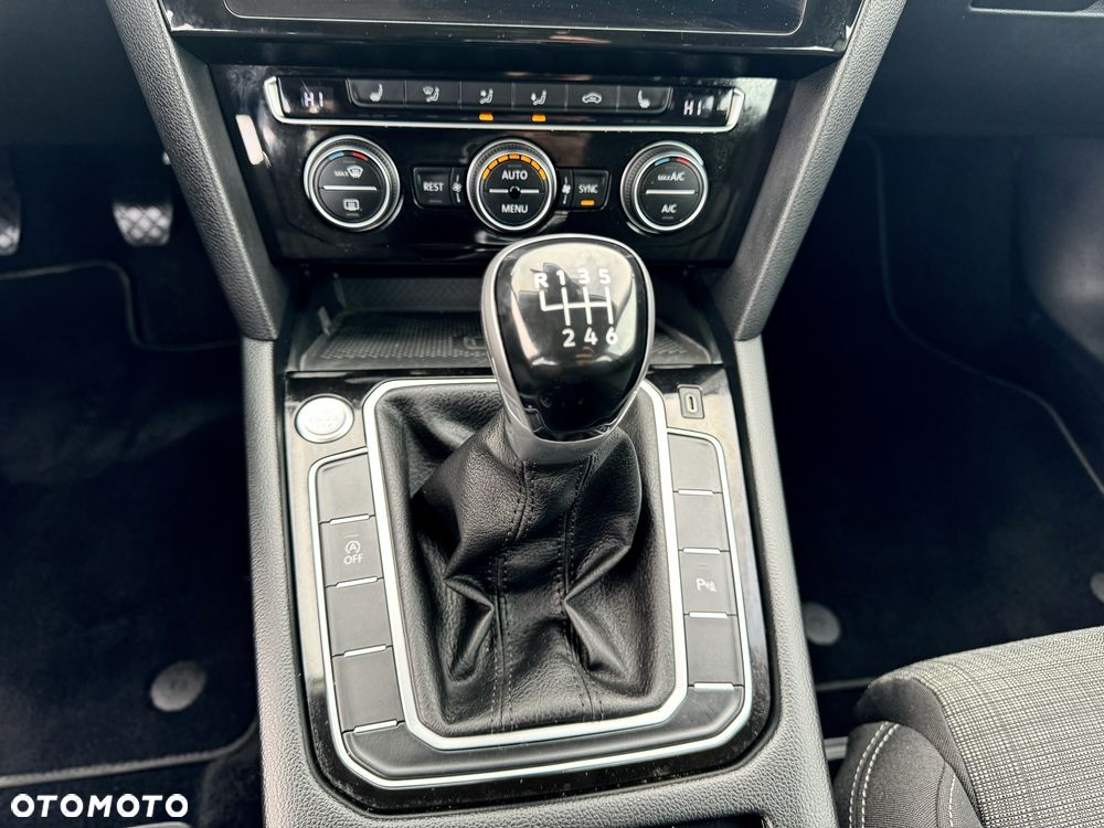 Volkswagen Passat Variant 2.0 TDI SCR Business - 8