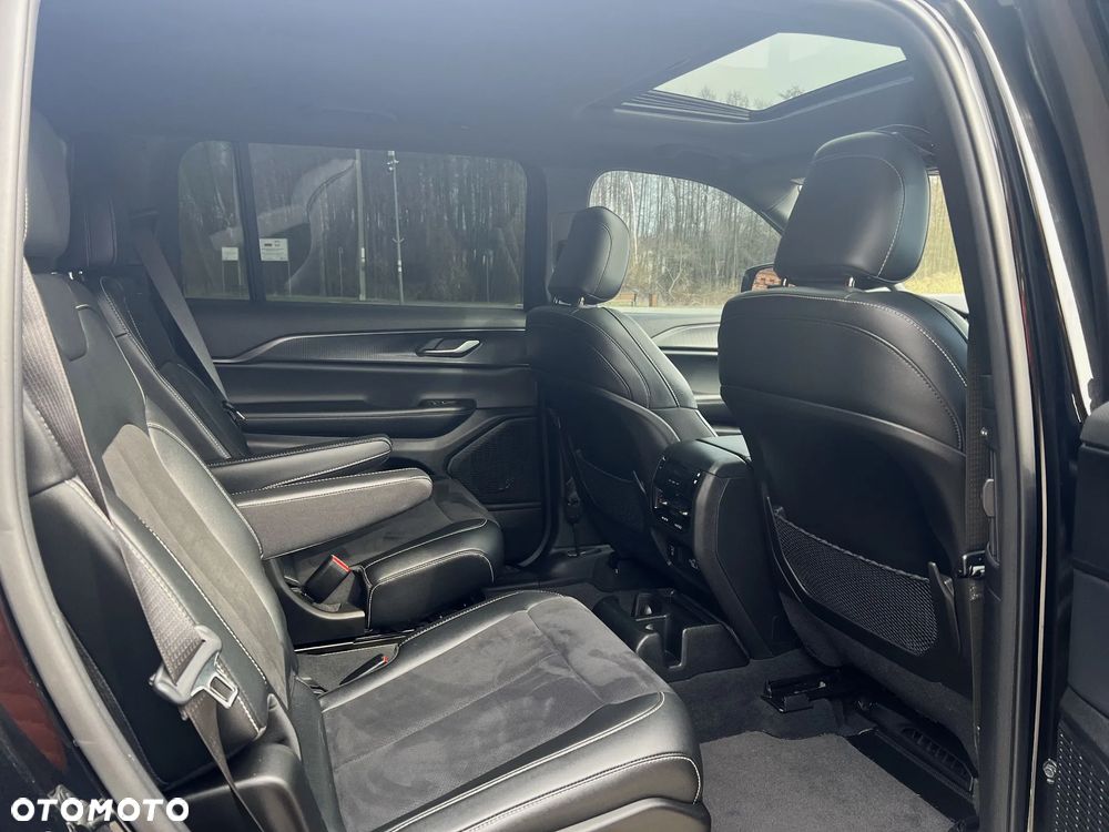 Jeep Grand Cherokee - 18