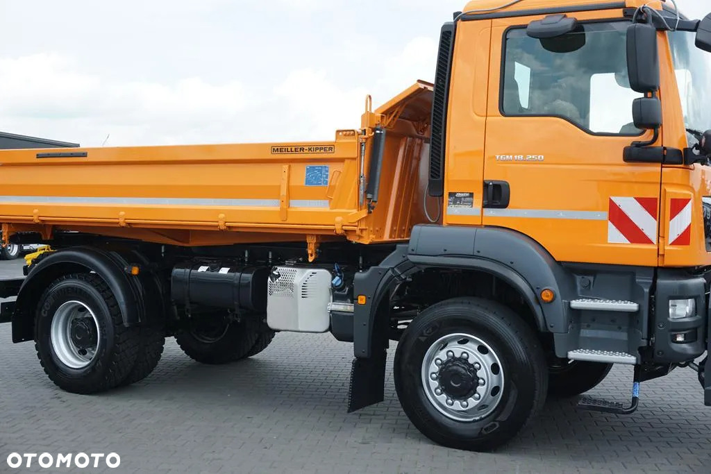 MAN TGM / 18.250 / E 6 / 4 X 4 / WYWROTKA 3 STRONNA / ŁAD. 10 060 KG / JAK NOWY - 36