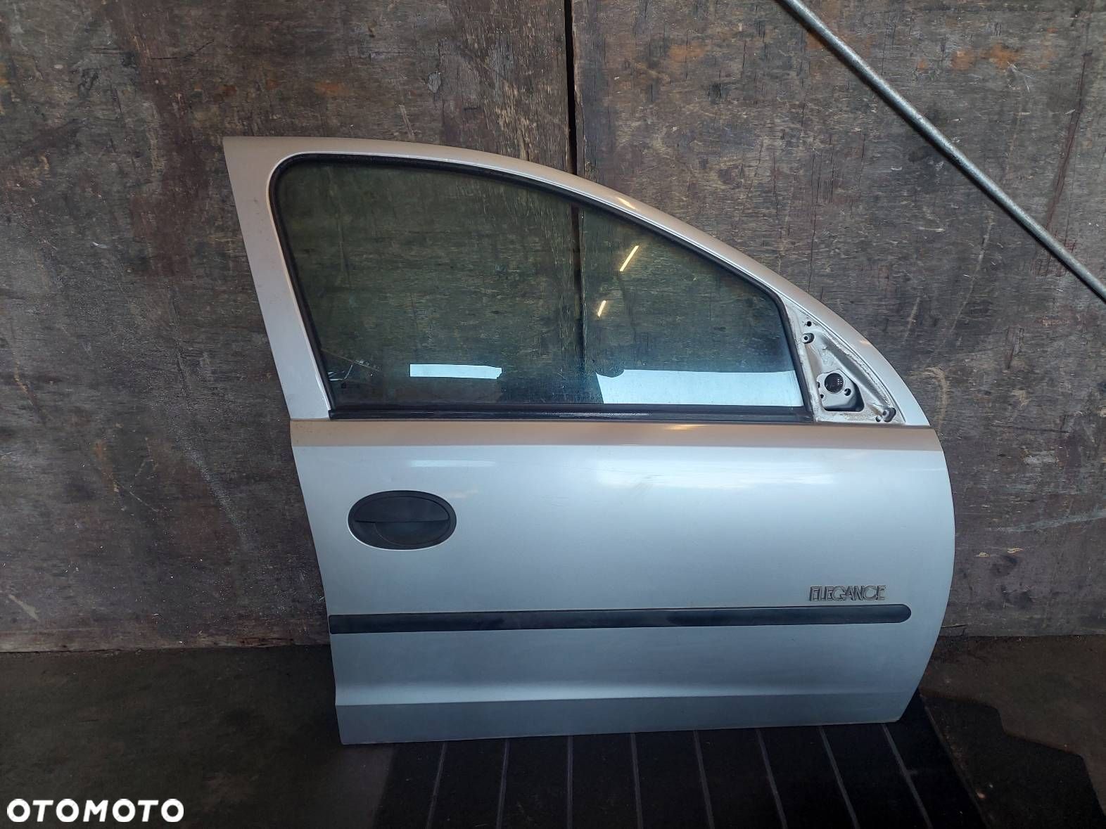 DRZWI KOMPLETNE PRAWY PRZÓD OPEL CORSA C 5D Z157 - 1
