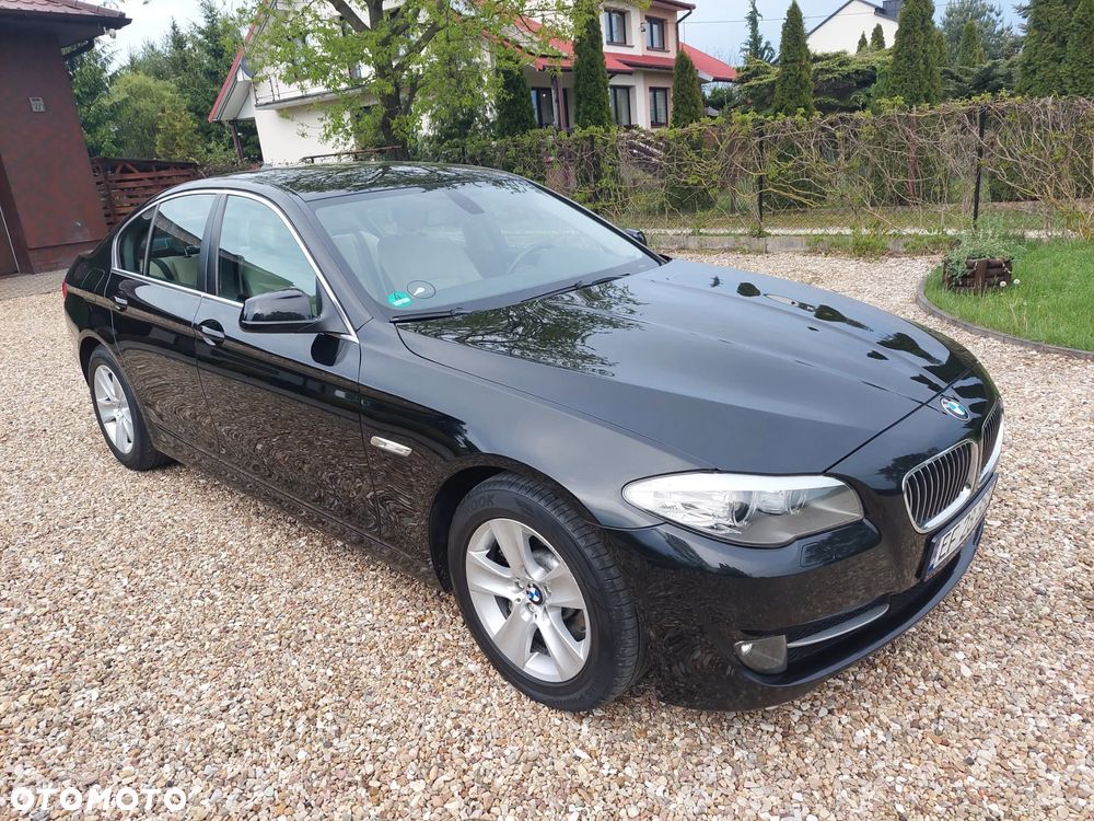 BMW Seria 5 528i Sport-Aut - 33